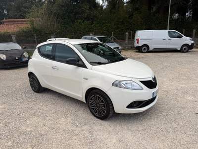 Lancia Ypsilon 1.0 Hybrid Ecochic Gold 50.000 KM Bianco usata Rocca Priora