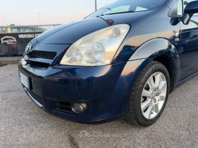Toyota Corolla Corolla Verso 2.0 16V D-4D Sol 7 POSTI usata Cervia