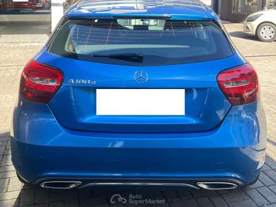 Mercedes-Benz Classe A A 180 D - AUTOMATIC PREMIUM - CAMBIO AUTOMATICO - ANCHE PER NEOPATENTATI - EURO 6 B Blu/Azzurro usata Varese