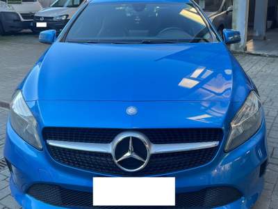 Mercedes-Benz Classe A A 180 D - AUTOMATIC PREMIUM - CAMBIO AUTOMATICO - ANCHE PER NEOPATENTATI - EURO 6 B Blu/Azzurro usata Varese