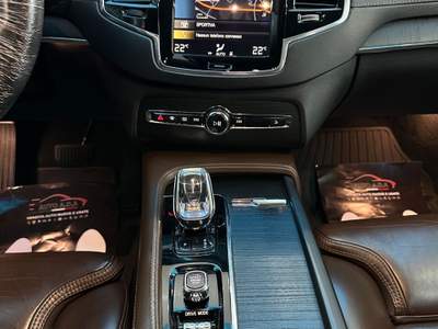 Volvo XC90 XC 90 XC90 B5 (d) AWD Geartronic R-design Blu/Azzurro usata Prato