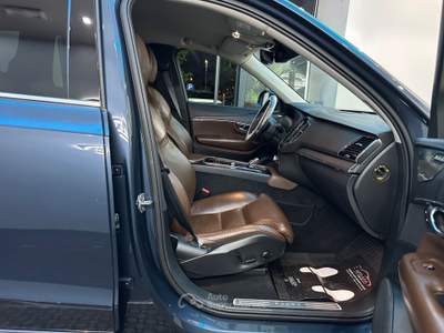 Volvo XC90 XC 90 XC90 B5 (d) AWD Geartronic R-design Blu/Azzurro usata Prato