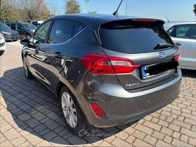 Ford Fiesta Unico proprietario, libero da incidenti  KM.  CERTIFICATI Grigio usata Cartura