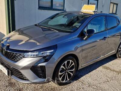 Renault Clio TCe 90 CV 5 porte Techno ok neopatentati Grigio usata Fossombrone