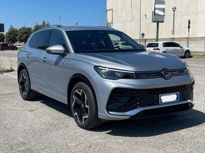 Volkswagen Tiguan 2.0 TDI 150 CV DSG R-Line SEMINUOVO Grigio usata Fossombrone