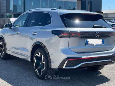 Volkswagen Tiguan 2.0 TDI 150 CV DSG R-Line SEMINUOVO Grigio usata Fossombrone