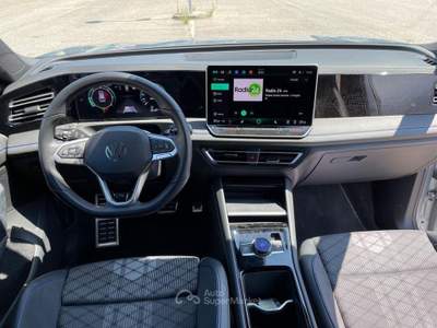 Volkswagen Tiguan 2.0 TDI 150 CV DSG R-Line SEMINUOVO Grigio usata Fossombrone