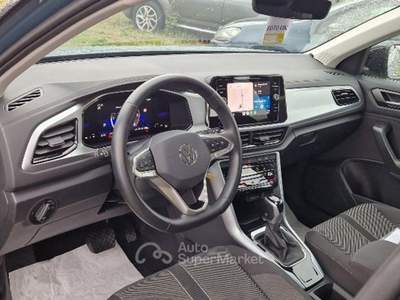 Volkswagen T-Roc 2.0 TDI SCR 150 CV DSG Life Blu/Azzurro usata Fossombrone