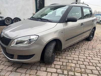 Skoda Fabia Unico proprietario, libero da incidenti  KM.  CERTIFICATI Grigio usata Cartura