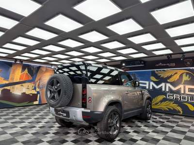 Land Rover Defender 200 CV AWD Auto X-Dynamic SE (303) Grigio usata Calenzano