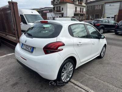 Peugeot 208 Carrozzeria perfetta, tenuta in box Bianco usata San Giuliano Milanese