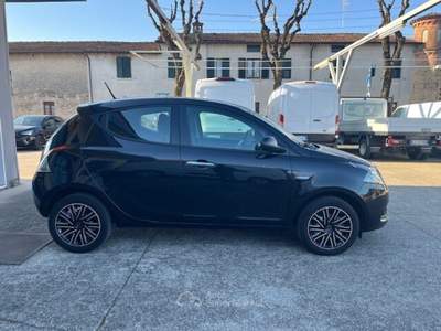 Lancia Ypsilon Ypsilon 1.0 FireFly 5 porte S&S Hybrid Silver Nero usata Castiglione delle Stiviere