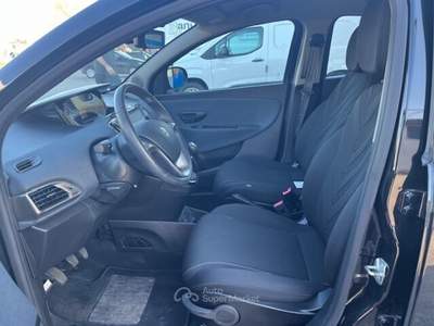 Lancia Ypsilon Ypsilon 1.0 FireFly 5 porte S&S Hybrid Silver Nero usata Castiglione delle Stiviere