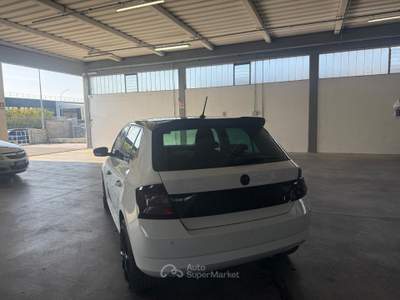 Skoda Fabia Fabia III 2015 Berlina 1.0 mpi Design Edition 60cv Bianco usata Ponsacco
