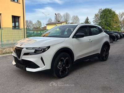 Alfa Romeo Junior 1.2 145CV Hybrid eDCT6 ibrida Junior Bianco usata Rovigo