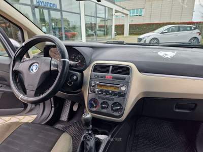 Fiat Grande Punto Grande Punto 5p 1.4  METANO Active 77cv Argento usata Faenza