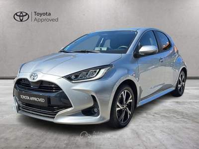 Toyota Yaris Hybrid Trend MY24 Argento usata Varese