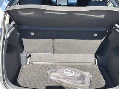Toyota Yaris Hybrid Trend MY24 Argento usata Varese