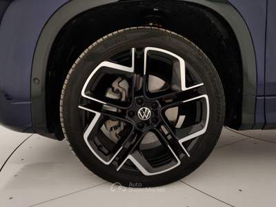 Volkswagen Tayron 1.5 TSI eHybrid DSG R-Line Plus Blu/Azzurro usata Massa