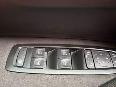 Renault Kadjar TCe 140CV FAP Black Edition Nero usata Galbiate