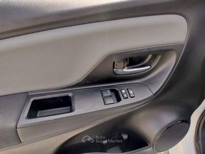 Toyota Yaris Hybrid Business Bianco usata Bagni di Lucca