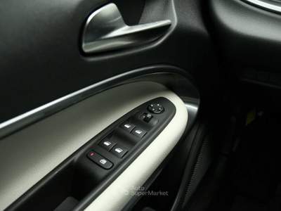 Fiat 600 1.2 Hybrid 145cv La Prima II DCT Bianco usata Venezia