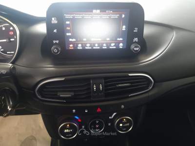 Fiat Tipo Tipo 5p 1.3 mjt City Life s&s 95cv Bianco usata Barletta