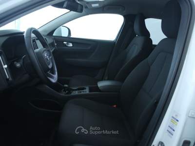 Volvo XC40 T2 auto Momentum Core Park Assist Camera/Fari LED Bianco usata Feltre