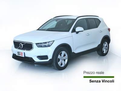Volvo XC40 T2 auto Momentum Core Park Assist Camera/Fari LED Bianco usata Feltre