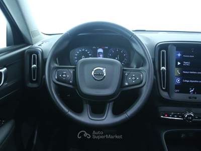 Volvo XC40 T2 auto Momentum Core Park Assist Camera/Fari LED Bianco usata Feltre