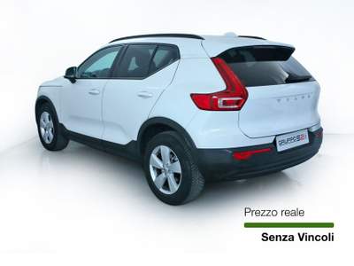 Volvo XC40 T2 auto Momentum Core Park Assist Camera/Fari LED Bianco usata Feltre