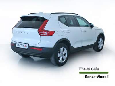Volvo XC40 T2 auto Momentum Core Park Assist Camera/Fari LED Bianco usata Feltre