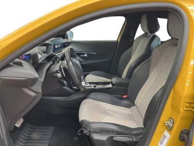 Peugeot 208 II 2019 1.2 puretech GT Pack s&s 100cv eat8 Giallo usata Torino