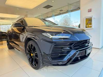 Lamborghini Urus PEARL CAPSULE Nero usata Venaria Reale