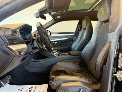 Lamborghini Urus PEARL CAPSULE Nero usata Venaria Reale