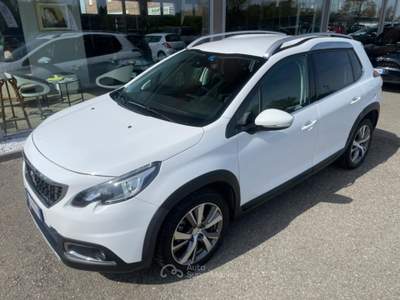 Peugeot 2008 BlueHDi 100cv Black Matt Bianco usata Scandiano