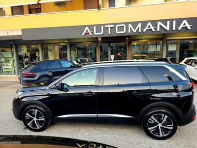 Peugeot 5008 5008 1.5 bluehdi Allure s&amp;s 130cv 7p.ti eat8 my21 Nero usata Porto San Giorgio