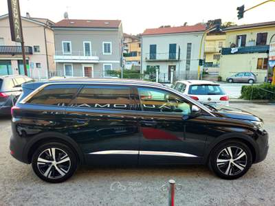 Peugeot 5008 5008 1.5 bluehdi Allure s&amp;s 130cv 7p.ti eat8 my21 Nero usata Porto San Giorgio