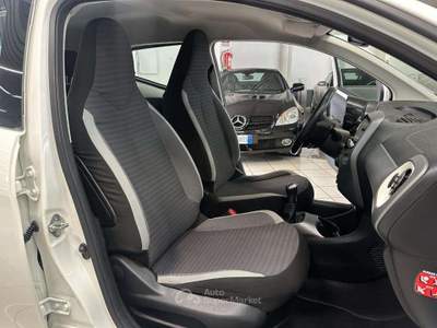 Toyota Aygo 1.0 VVT-i 72 CV 5 porte NEOPAT - UNICO PROP Bianco usata Monza