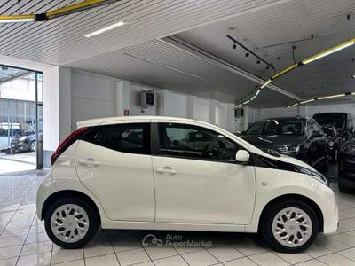 Toyota Aygo 1.0 VVT-i 72 CV 5 porte NEOPAT - UNICO PROP Bianco usata Monza