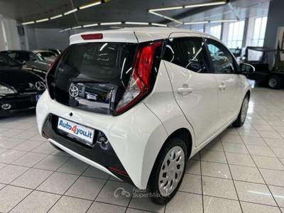 Toyota Aygo 1.0 VVT-i 72 CV 5 porte NEOPAT - UNICO PROP Bianco usata Monza