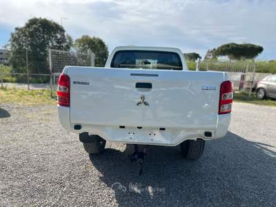 Mitsubishi L200 L200 2.4 Diesel 154cv*CABINA SINGOLA*4POSTI* Bianco usata Grosseto