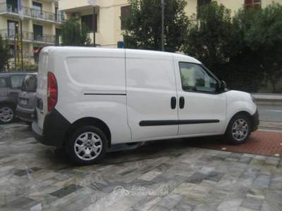 Fiat Doblò 1.6 MJET 105CV PL-TN CARGO LOUNGE Bianco usata Albissola Marina