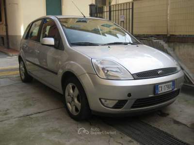 Ford Fiesta 1.2 16V 5 PORTE TECNO Argento usata Albissola Marina