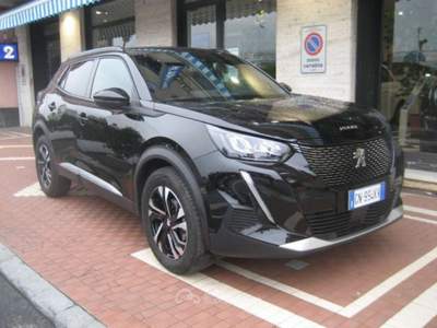 Peugeot 2008 PURETECH 100 S-S ALLURE Nero usata Albissola Marina