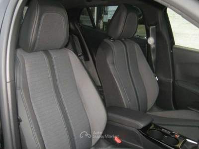 Peugeot 2008 PURETECH 100 S-S ALLURE Nero usata Albissola Marina