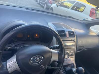 Toyota Auris null usata Tavazzano con Villavesco