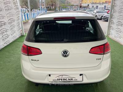 Volkswagen Golf Business 1.6 TDI 5p. Highline BlueMotion Technology Bianco usata Acerra