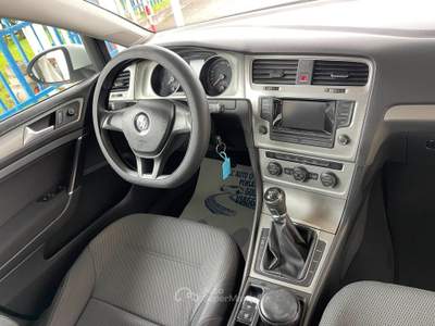 Volkswagen Golf Business 1.6 TDI 5p. Highline BlueMotion Technology Bianco usata Acerra