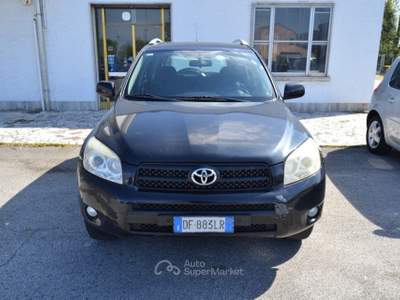 Toyota RAV4 2.2 D-4D 136CV Nero usata COMACCHIO